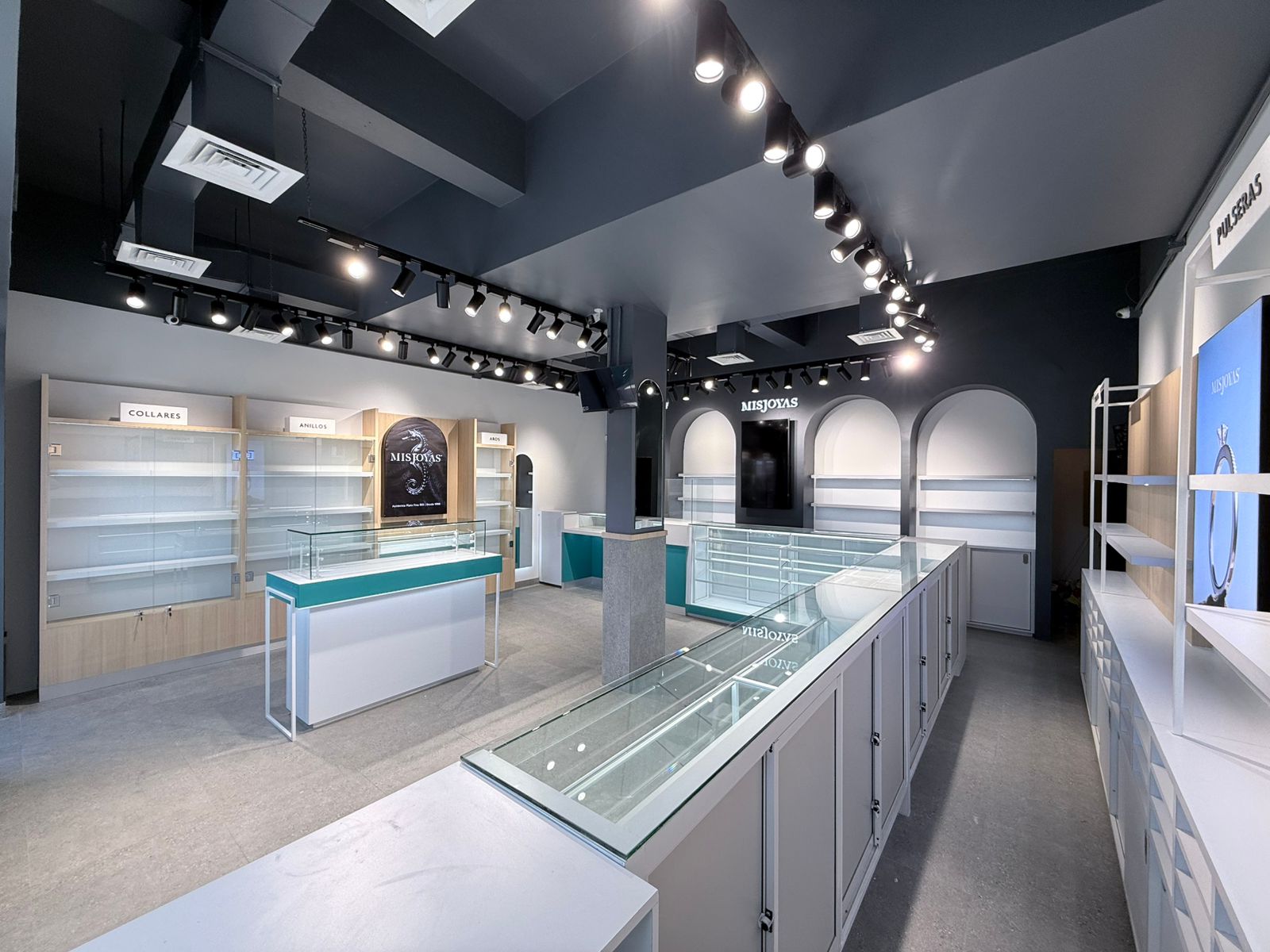 Mobiliario para joyería a medida Concepción - Sobel Muebles