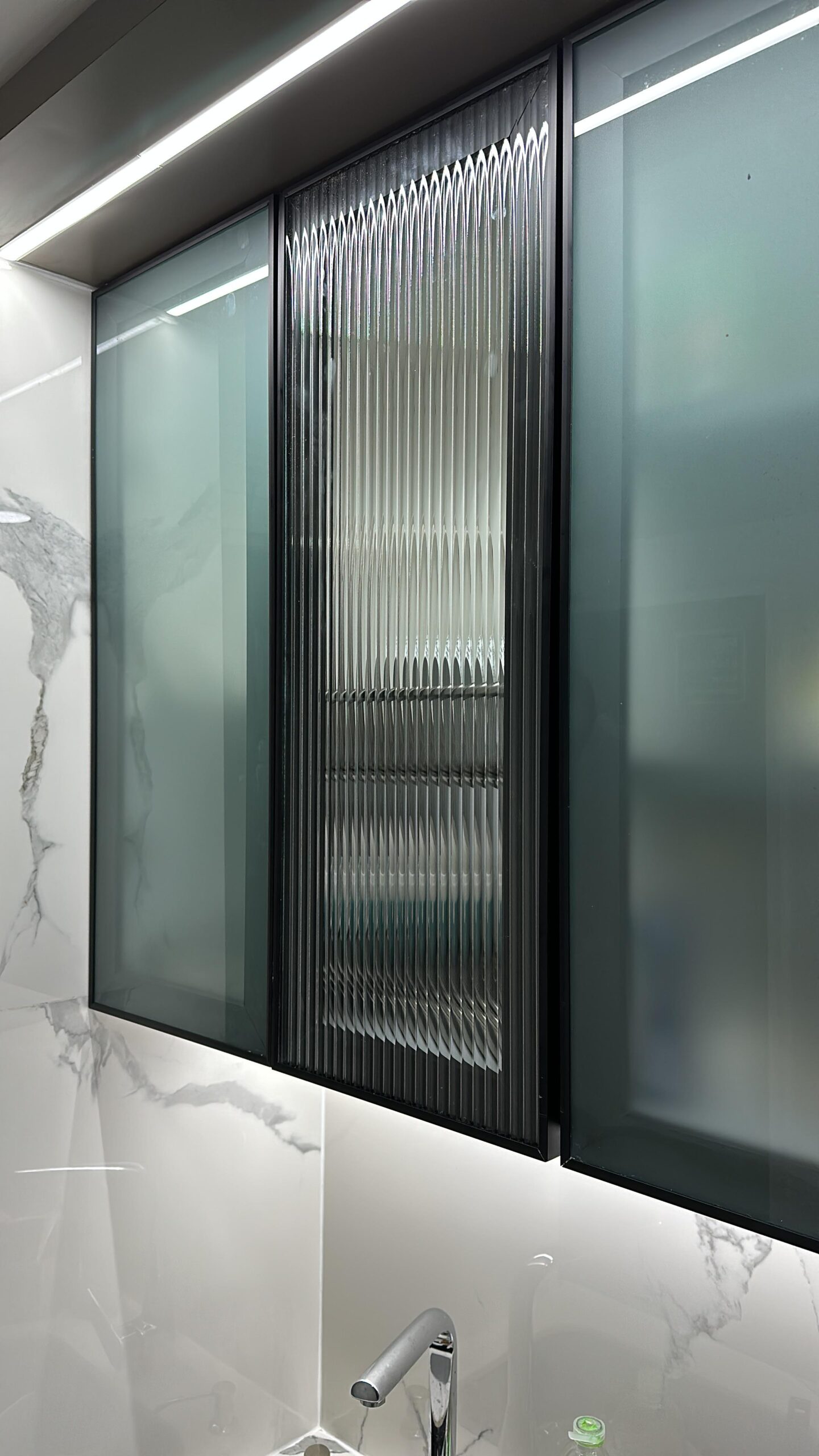 Puertas de aluminio para cocinas a medida Concepción
